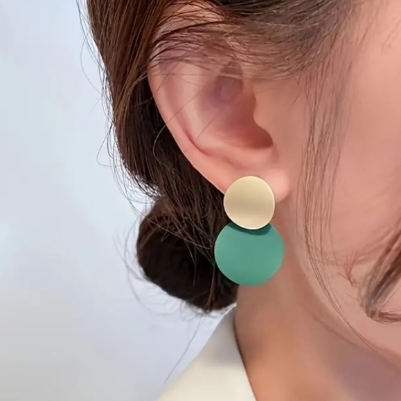 Chic Minimalist Dangle Fashion Earrings - Picture 3 of 6